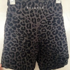 Balance Athletica Kingdom Grey Cheetah Shorts Size Medium